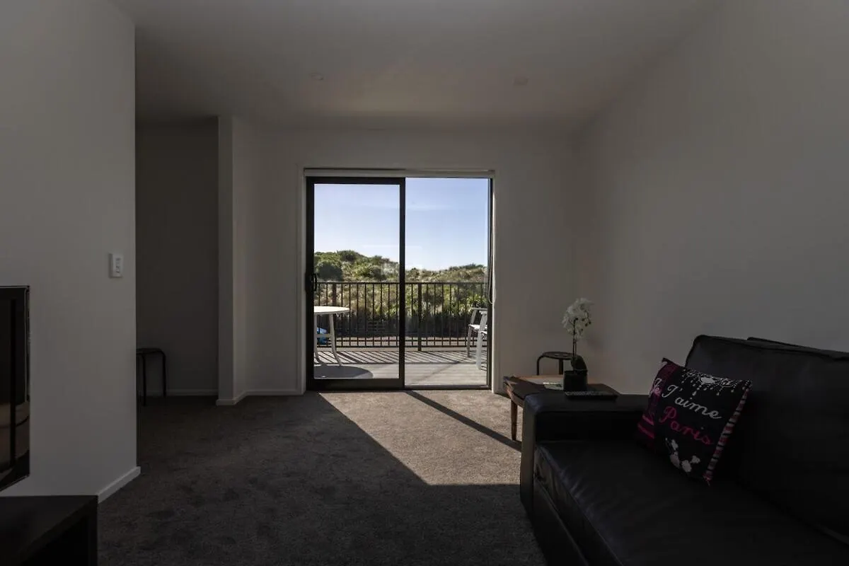 Brand New 2 Bed Ocean View! Villa Christchurch Holiday home