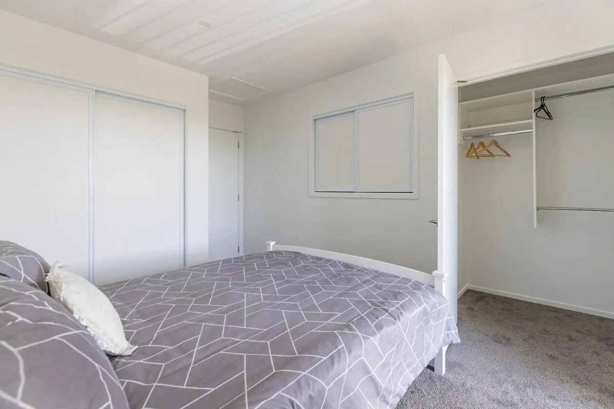 Brand New 2 Bed Ocean View! Villa Christchurch