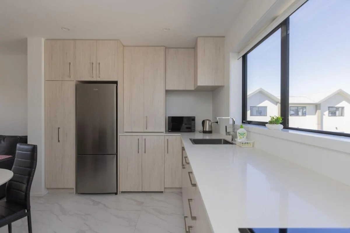 Brand New 2 Bed Ocean View! Villa Christchurch