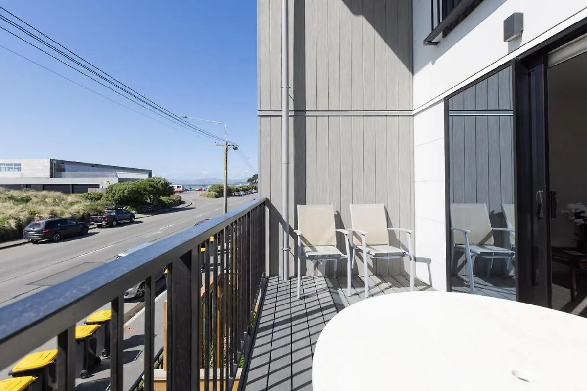 Brand New 2 Bed Ocean View! Villa Christchurch Holiday home