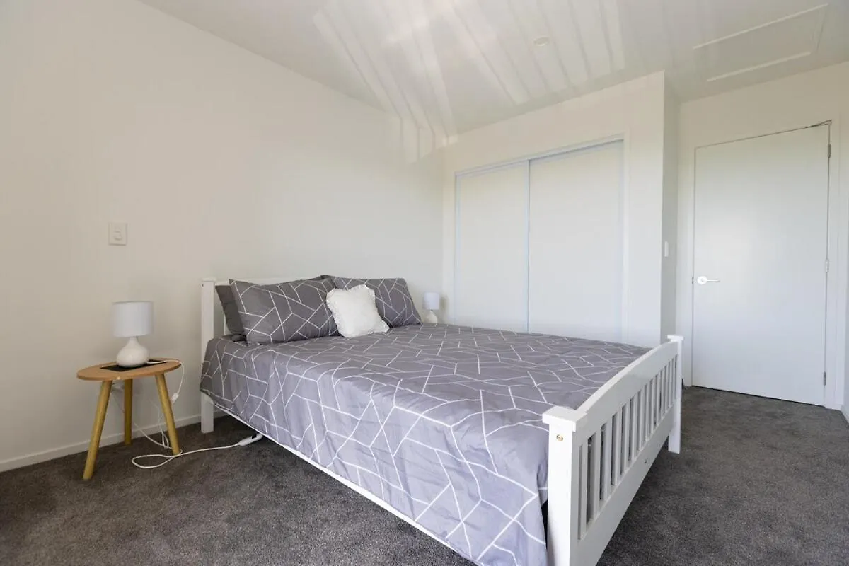 Holiday home Brand New 2 Bed Ocean View! Villa Christchurch New Zealand