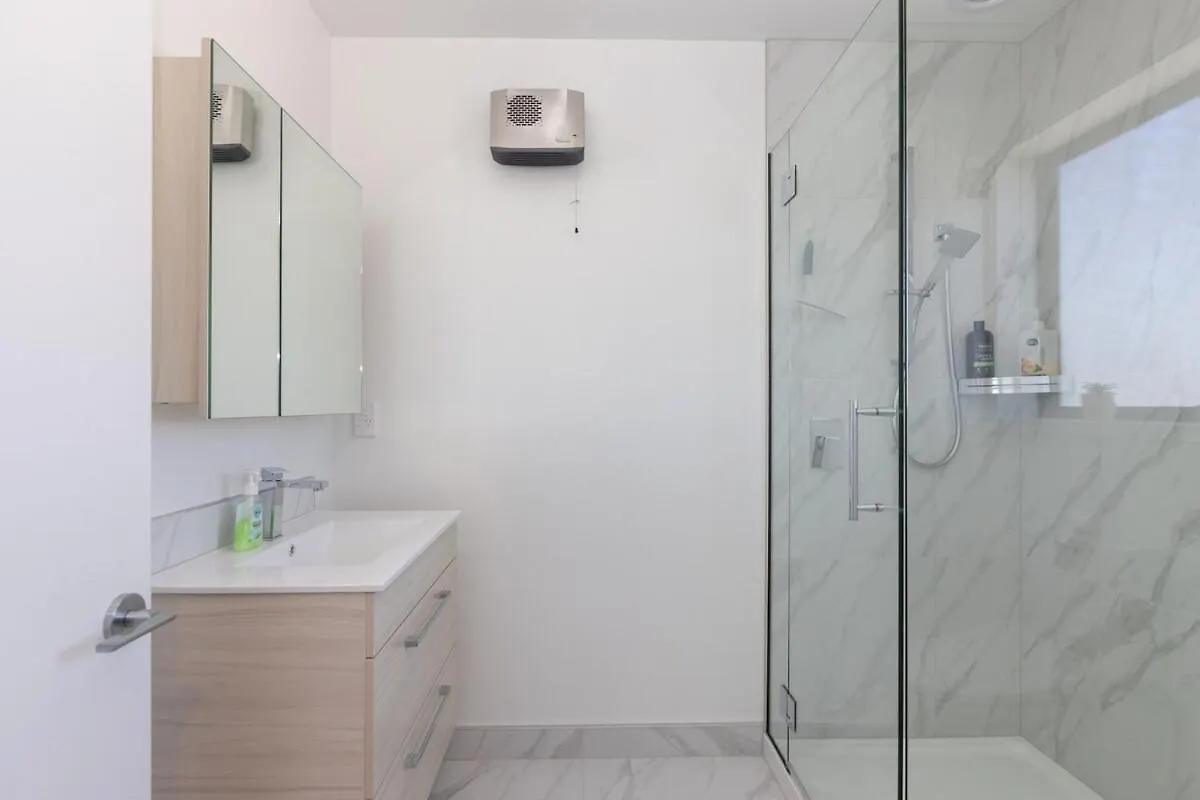 Brand New 2 Bed Ocean View! Villa Christchurch